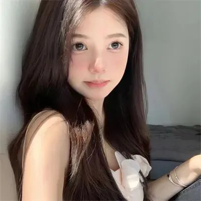 她比烟花寂寞